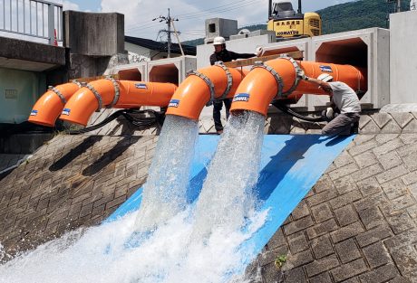 豪雨対策用 仮設大型排水ポンプ | 仮設水中ポンプの設置工事