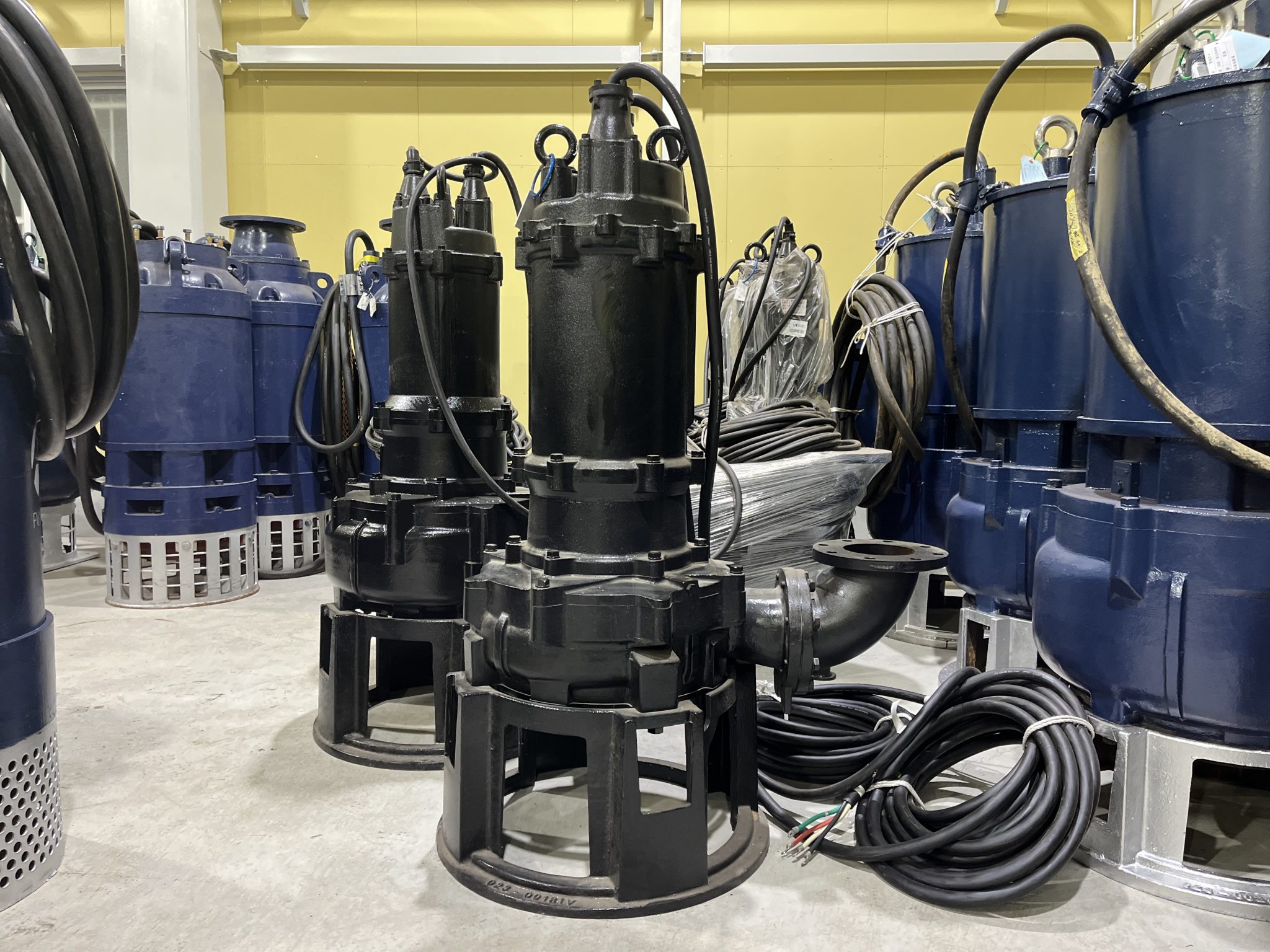 汚水用水中スクリューポンプ ツルミ 150SC45.5L 《5.5KW》 ｜水中ポンプ｜汚水汚物対応ポンプ｜レンタル｜富士丸産業